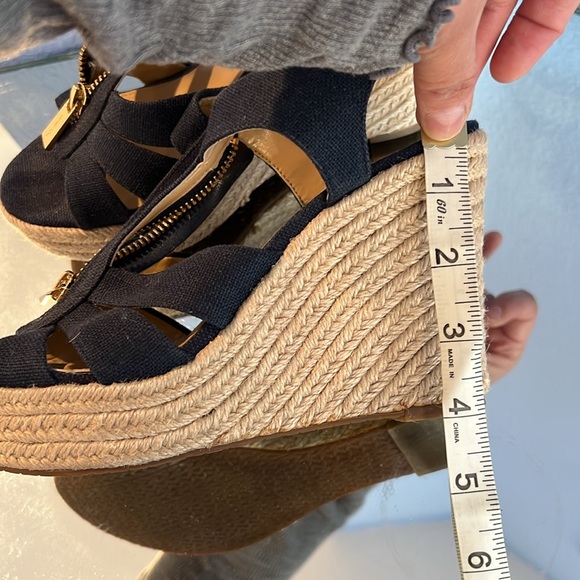 Authentic Michael Kors Navy Blue espadrille wedges with gold tone hardware - Picture 5 of 10